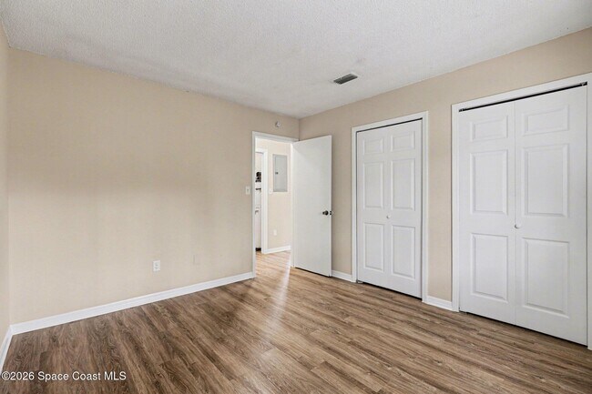 Building Photo - 2414 Fox Hollow Dr