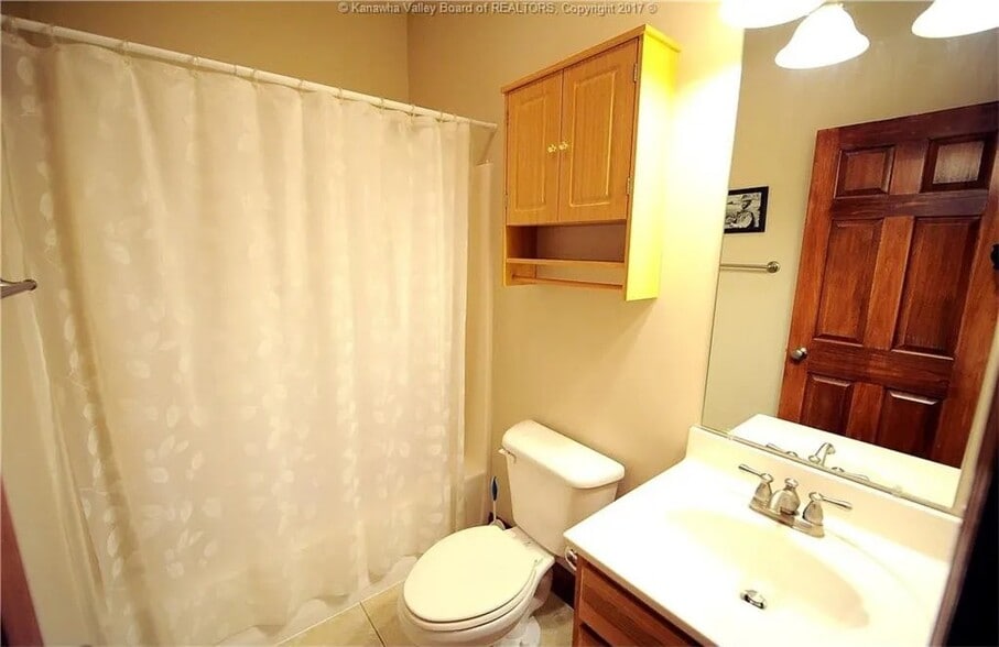 Building Photo - 49 Wills Dr