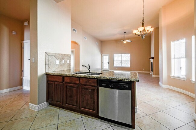 Building Photo - Northeast Home w/ Refrigerated Air
