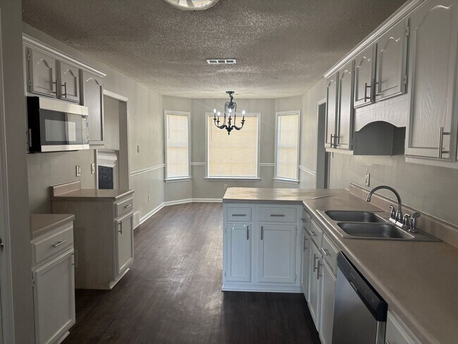 Building Photo - 1231 Beaver Trail Dr