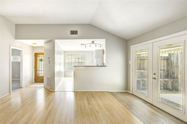 Building Photo - 5207 Beaverhill Dr
