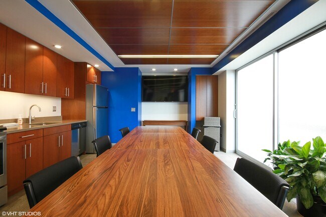 Building Photo - 777 N Michigan Ave