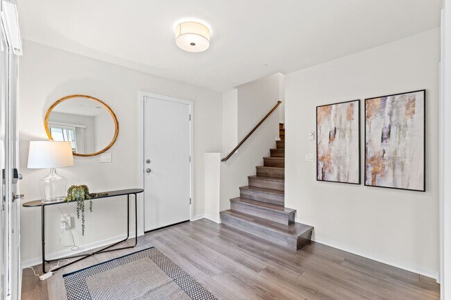 Building Photo - Like-New 4BR Corner Home w/ A/C, 2-Car Garage & Bonus Room