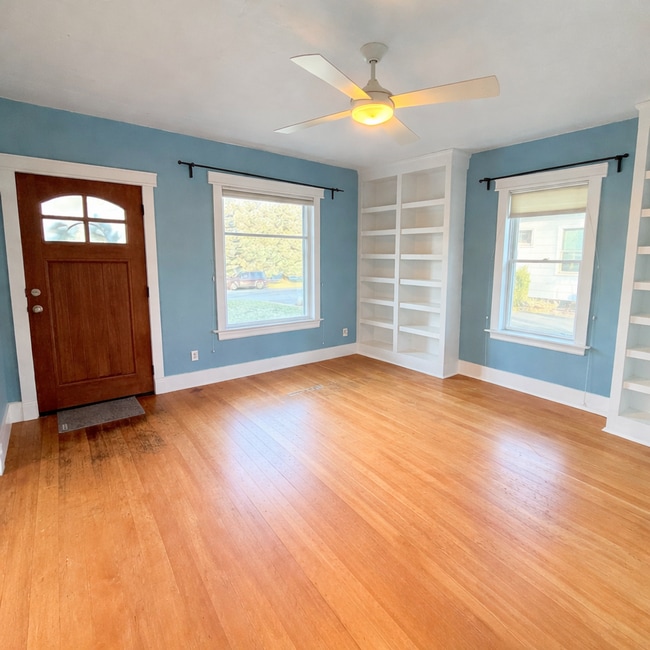 Building Photo - 1308 E 11th Ave