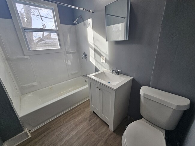 Building Photo - 1149 E 177th St