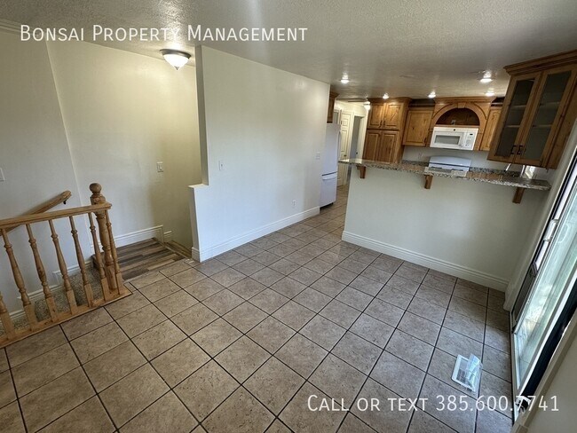 Building Photo - 2291 Longmeadow Dr