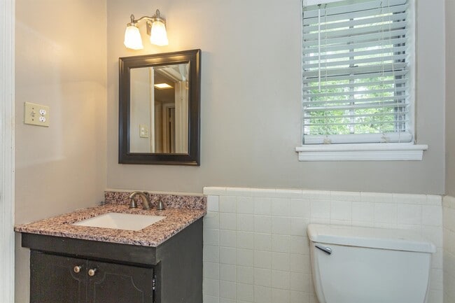 Building Photo - 2014 Montreat Pkwy