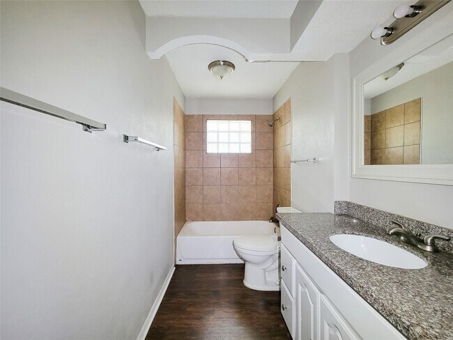 Building Photo - 18402 Tall Cypress Dr