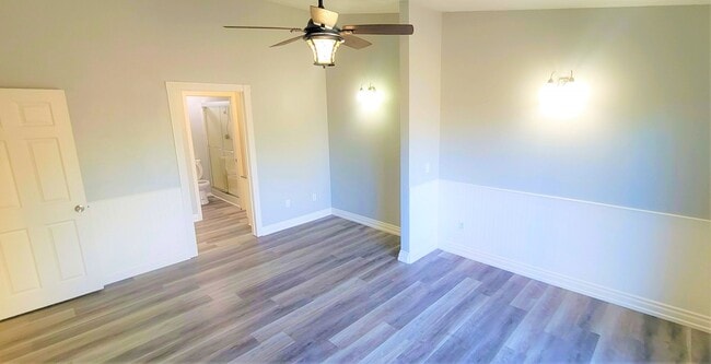 Building Photo - Single Story House in Beautiful Gated Comm...