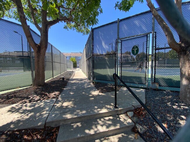 Building Photo - Completely Remodeled 2 Bedroom, 2 Bathroom...