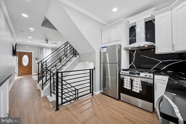 Building Photo - 2542 Arcadia St