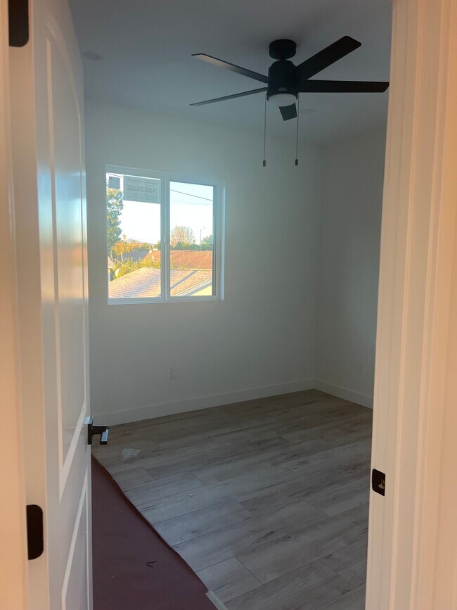 Building Photo - 7538 Cozycroft Ave