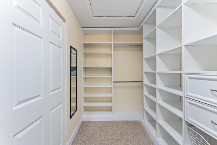 Building Photo - 8492 Breezy Oak Way