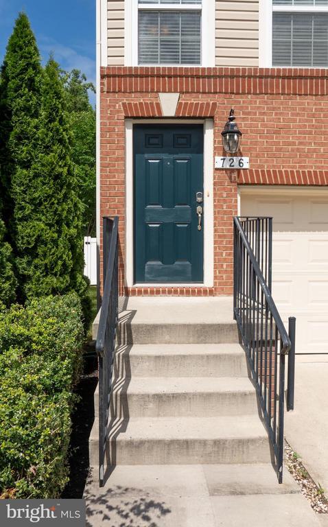 Building Photo - 726 Millhouse Dr