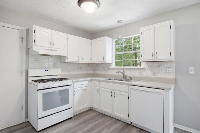 Building Photo - 11240 Rotherick Dr