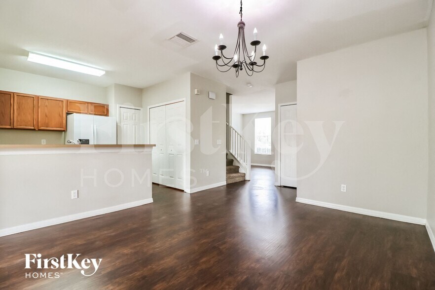 Building Photo - 1251 Charlesworth Dr