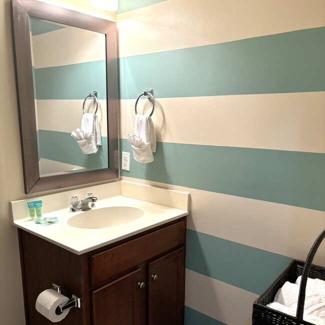 Building Photo - 6253 Catalina Dr