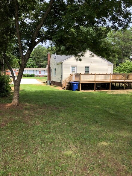 Building Photo - 415 Ogburn St