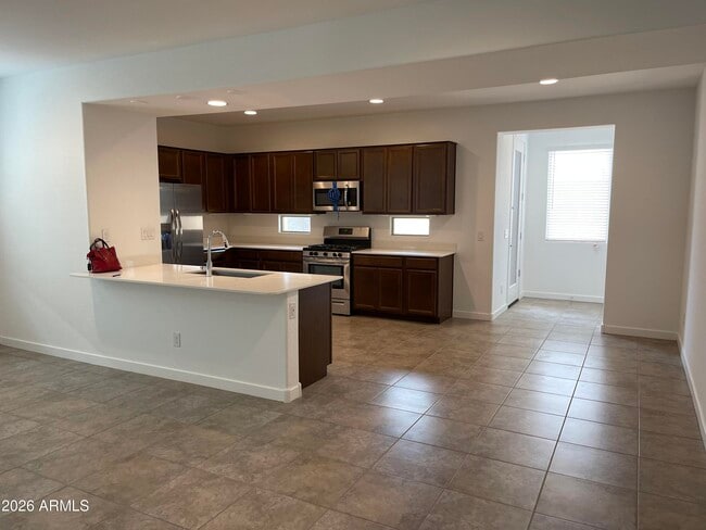 Building Photo - 16424 W Questa Dr