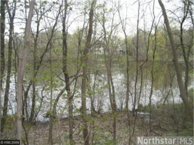 Building Photo - 5545 Shorewood Ln