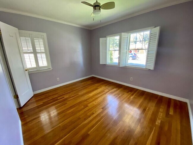 Building Photo - 238 Jackson St