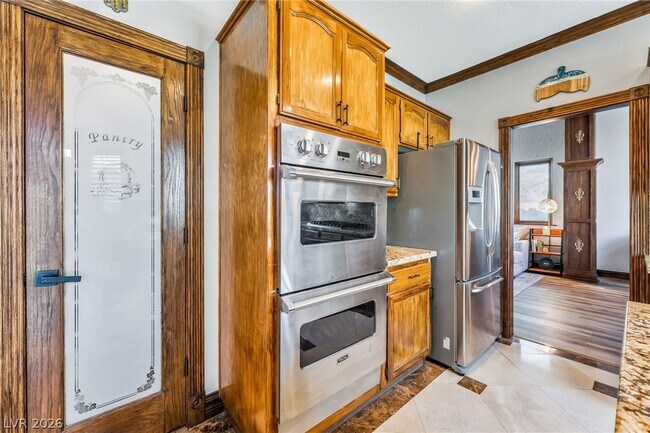 Building Photo - 9248 Evergreen Canyon Dr