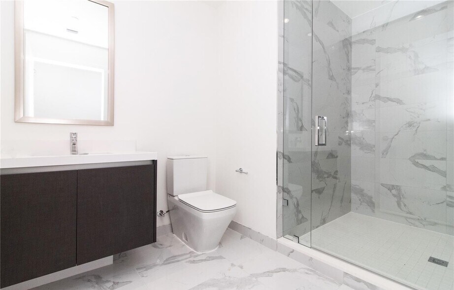 Building Photo - 851 NE 1st Ave