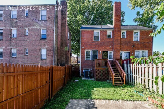 Building Photo - 149 Forrester St SW
