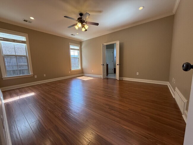 Building Photo - 195 Red Sea Dr