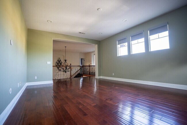 Building Photo - Exceptional estate Located In the highly desirable College Park Community.