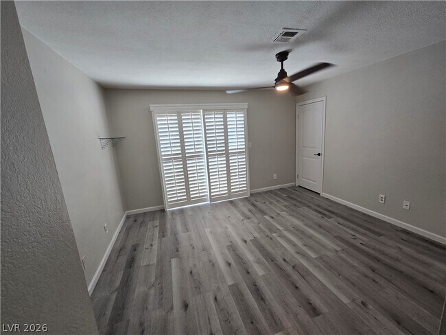 Building Photo - 5264 Child Ct
