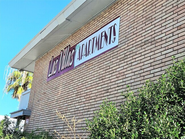 Building Photo - 1109 Broadway Avenue J