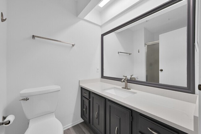 Building Photo - 16 S Cypress Pine Dr