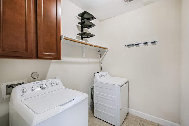 Building Photo - 25923 Celtic Terrace Dr