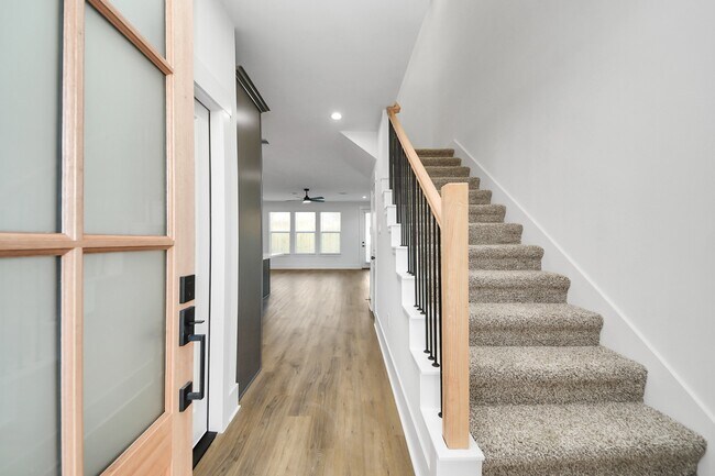 Building Photo - 5531 Nielan St