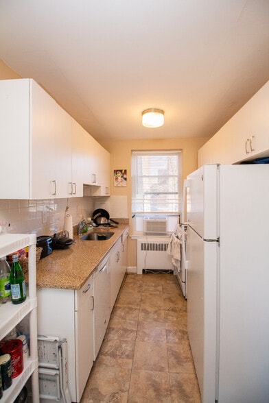 Building Photo - 38 Dean Rd