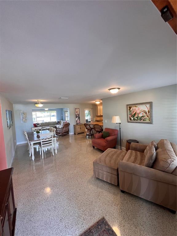 Building Photo - 378 Westwinds Dr