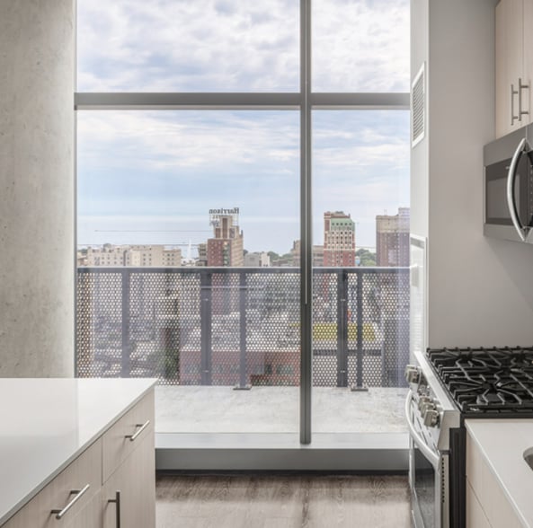 Building Photo - 720 S Clark St
