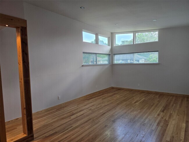 Building Photo - 6414 Neff St