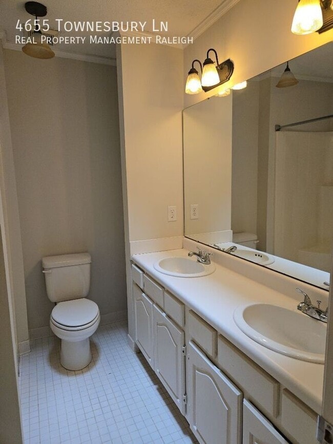 Building Photo - 4655 Townesbury Ln