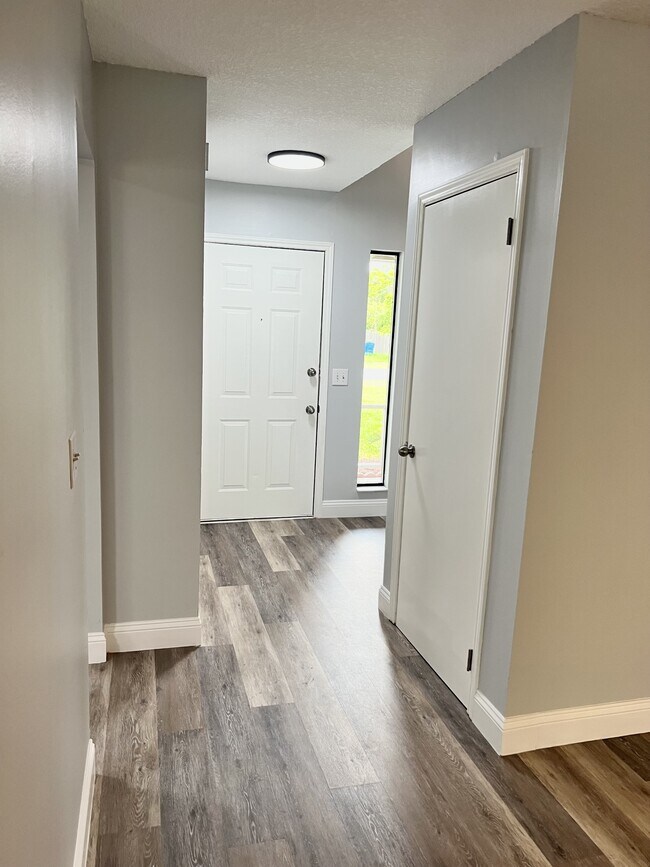 Building Photo - 11446 Skimmer Ct