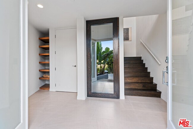 Building Photo - 2333 Vasanta Way