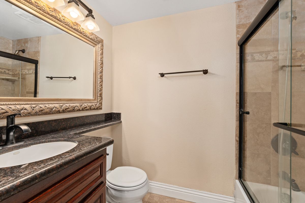 Building Photo - 3965 Nobel Dr