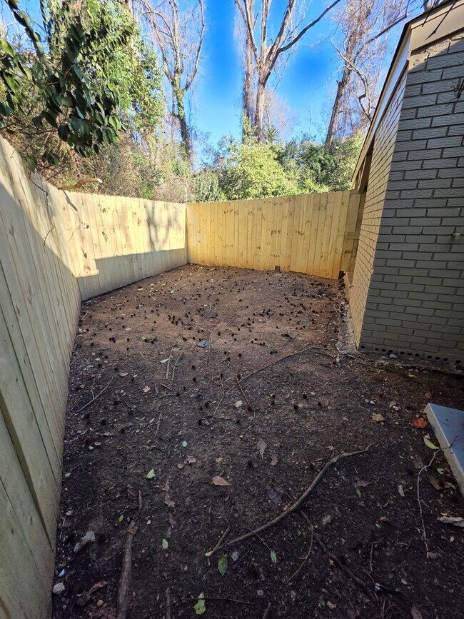 Building Photo - 822 Ragland Ct