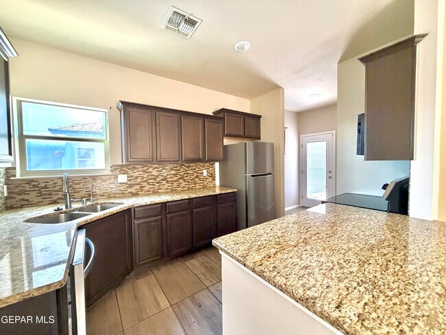 Building Photo - 11145 Eleanor Coldwell Ln