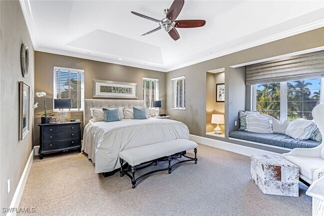 Building Photo - 993 8th St S