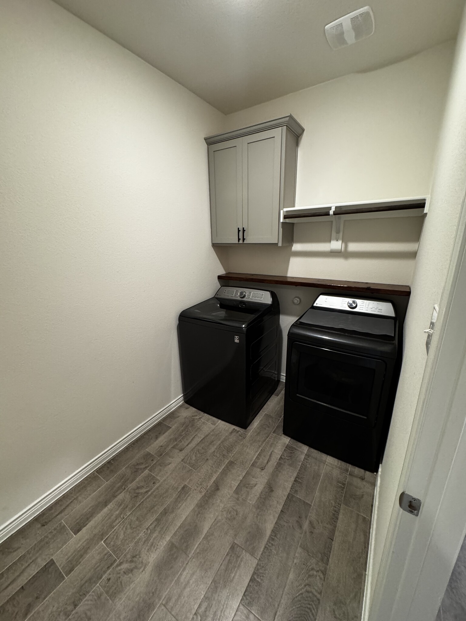 Laundry room - 2908 Pondside Ln