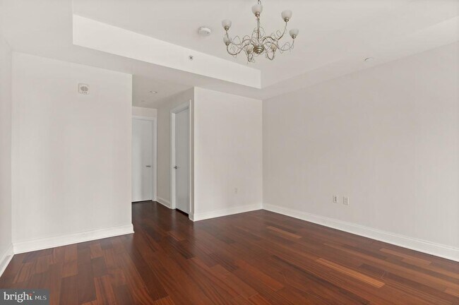 Building Photo - 1881 N Nash St