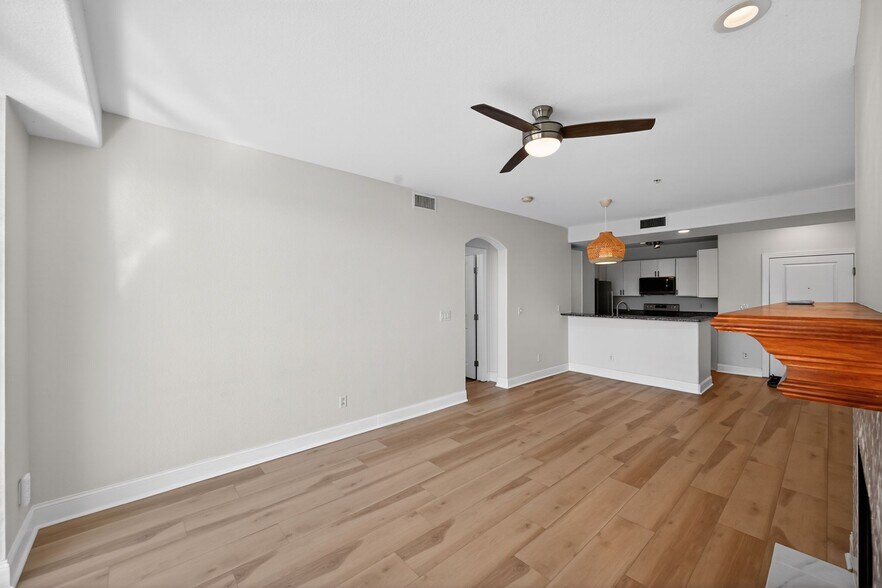 Building Photo - 9079 E Panorama Cir