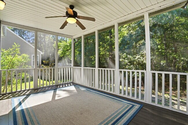 Building Photo - "Exquisite 4-Bed Sanctuary with Cozy Fireplace & Spacious 2,204 Square Foot Layout on Willoughby ...